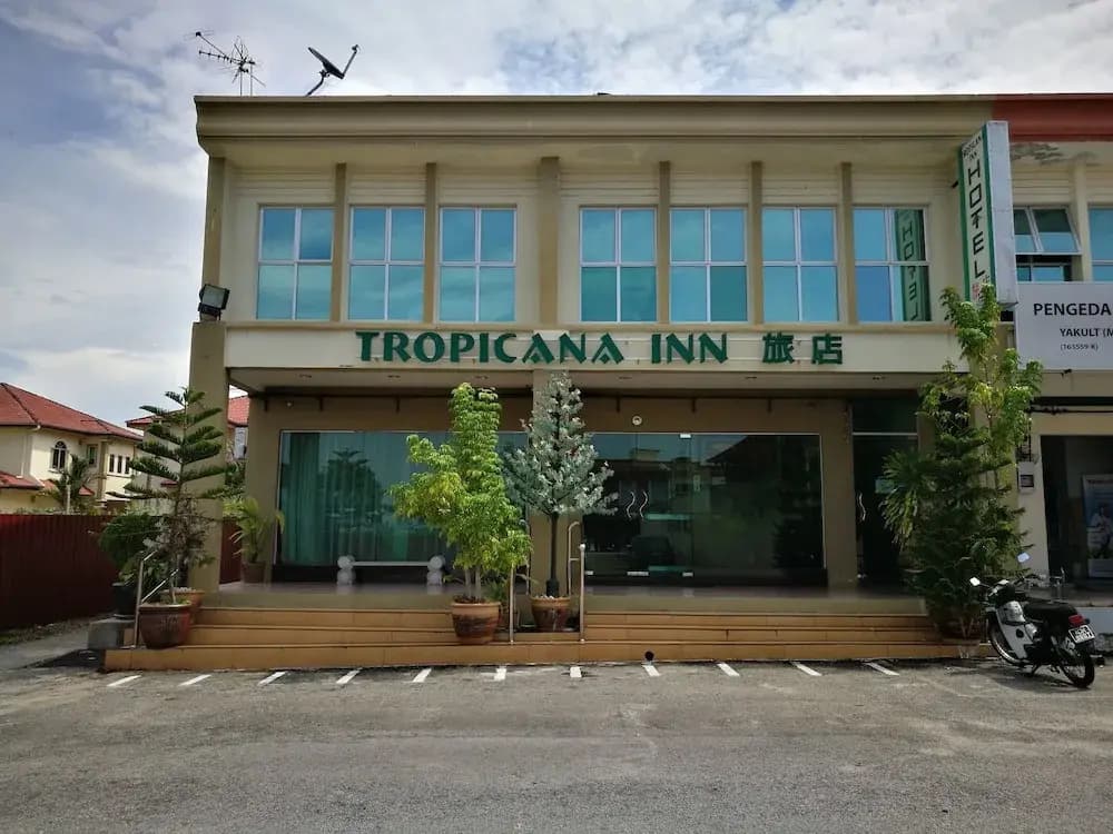 Tropicana Inn - photo 1