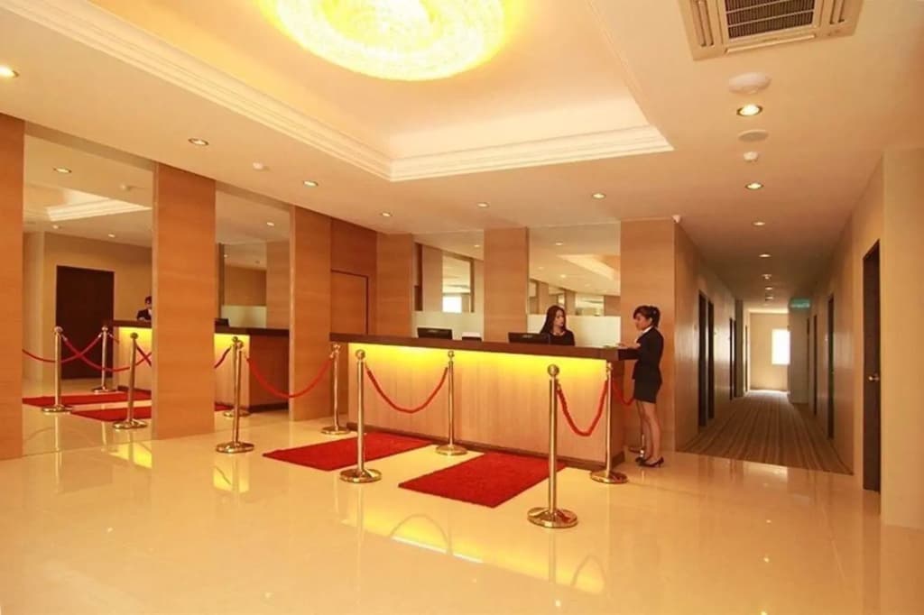 OYO Premium Pudu Junction - photo 11