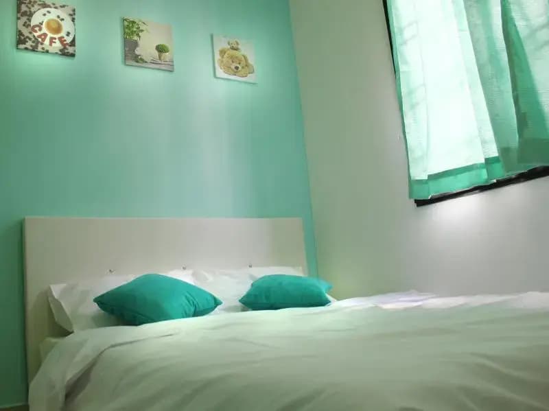 Southtree Romantic Holiday House - photo 1