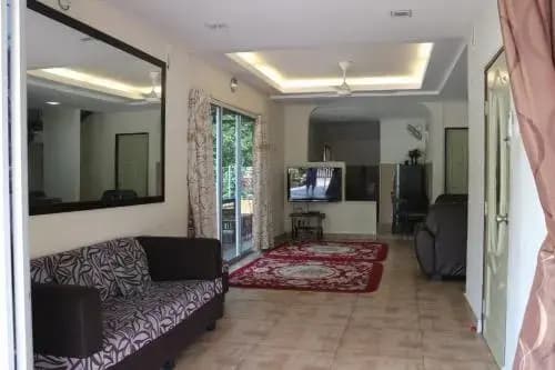 Homestay at 137 - main photo