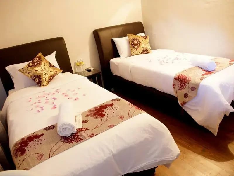 P Motel - photo 12