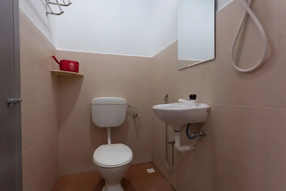 ZEN Rooms Pantai Tengah - photo 2