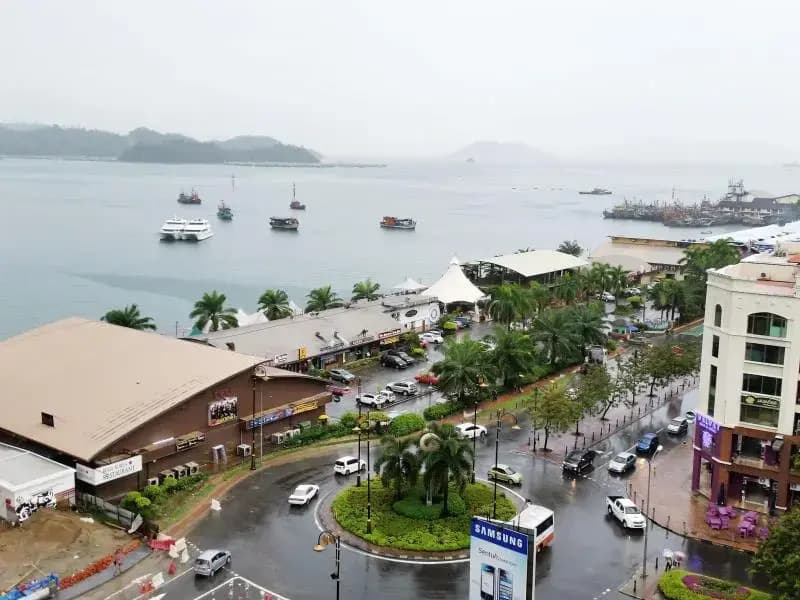 KK Waterfront Suites at Marina Court - photo 5