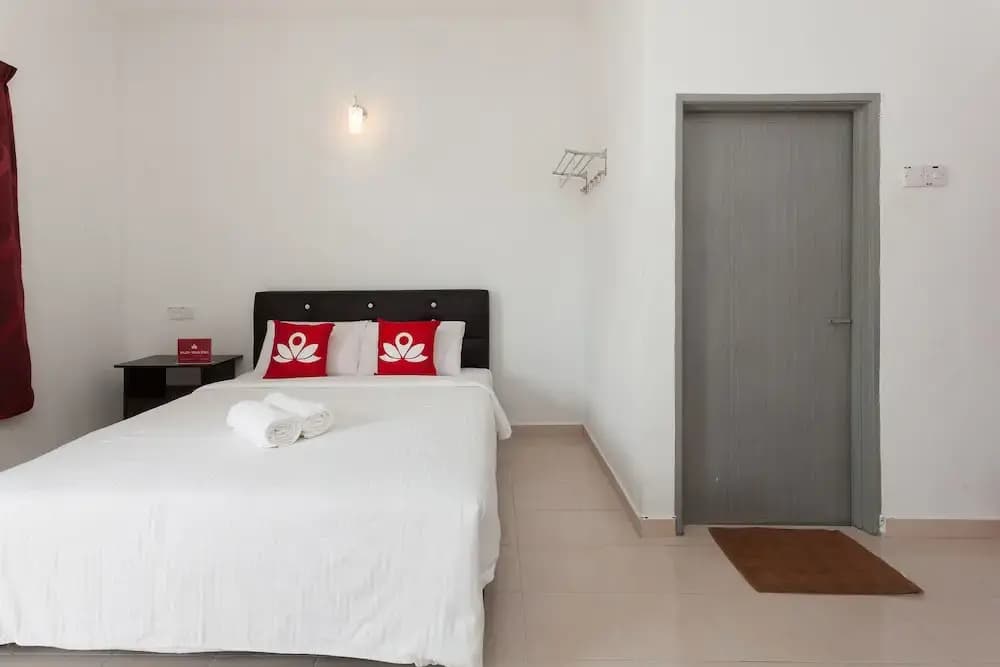 ZEN Rooms Tanjung Mali - photo 4