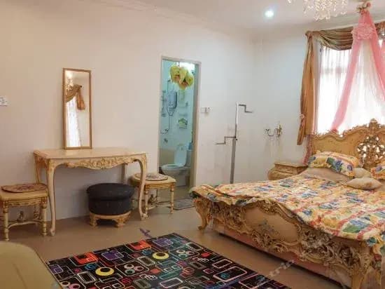 Indah Houz - photo 1