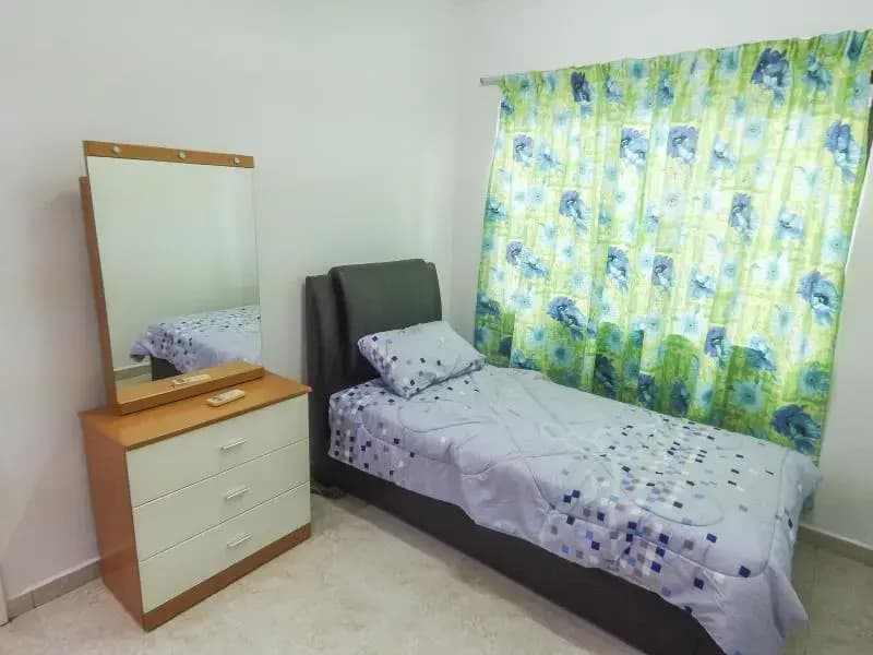 715 Kluang Holiday Home Johor Bahru - photo 1