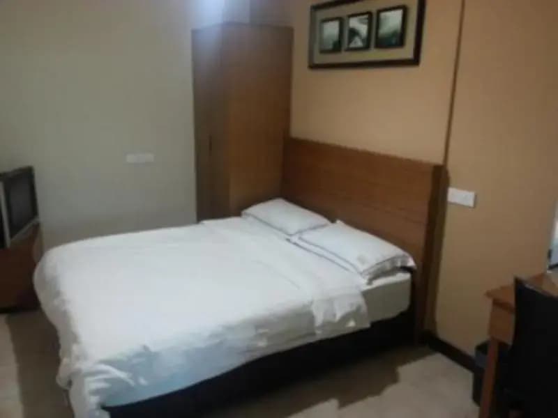 Bed N Bed Budget Inn - photo 4