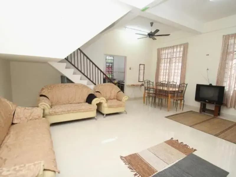 Lesa Guesthouse - Taman Nadi - photo 2