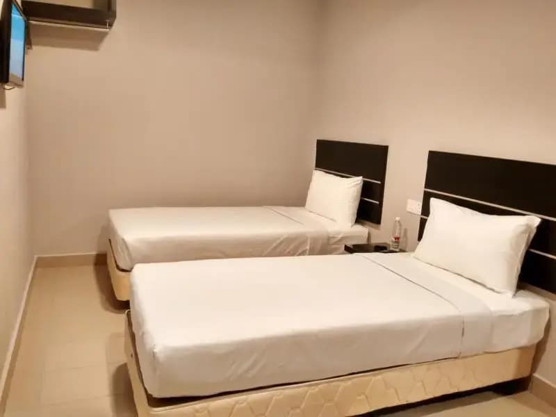 Hello Hotel Sri Subang - photo 4