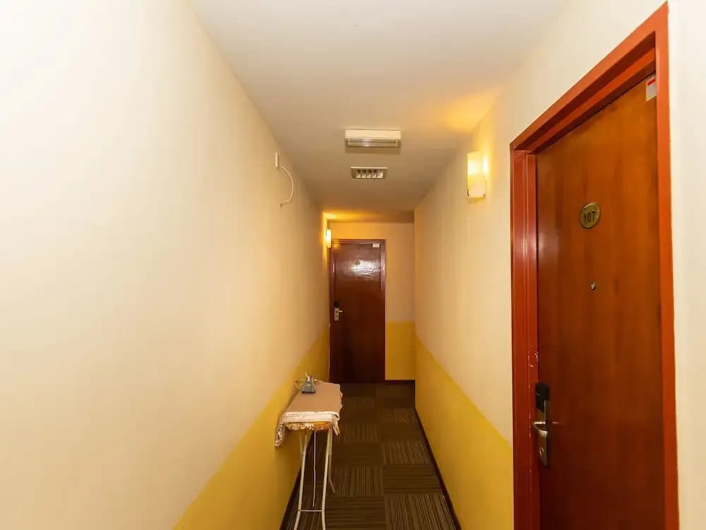 OYO 970 Hotel 906 Taman Mutiara - photo 11