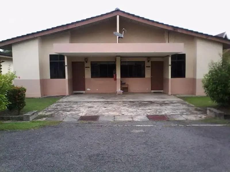 Putra Putri Lodge - photo 1