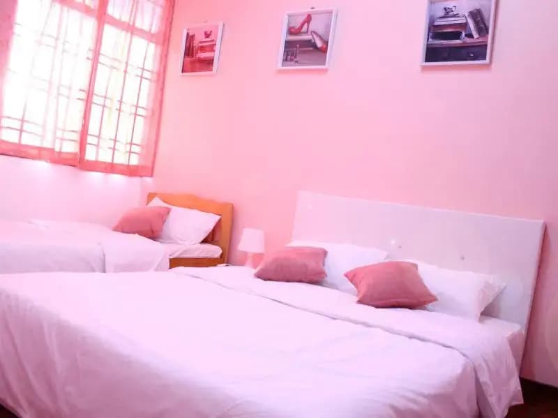 Southtree Romantic Holiday House - photo 2