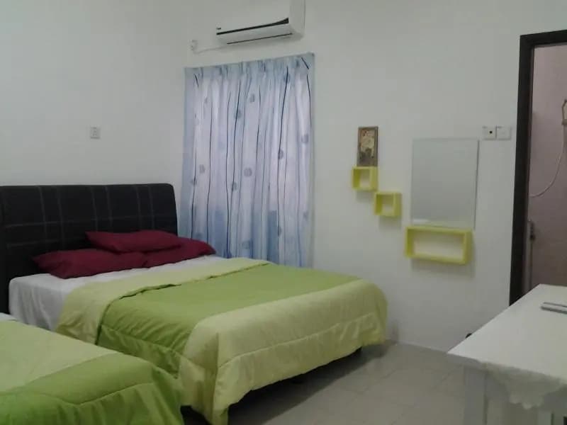 Zenith Guest House @ Palm Court - photo 18