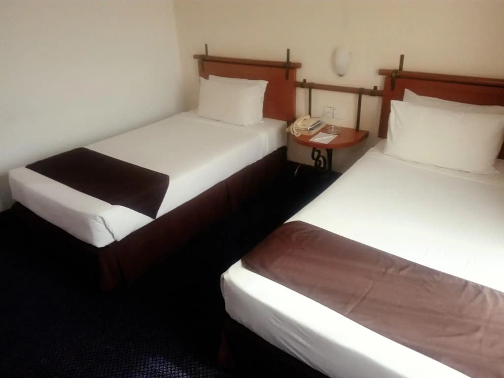 The Aston Hotel - photo 2