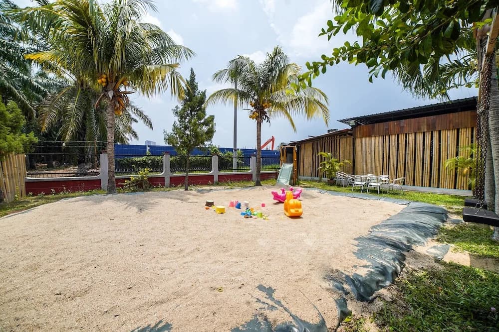 Capital O 89374 Ohana Restaurant & Homestay - photo 9