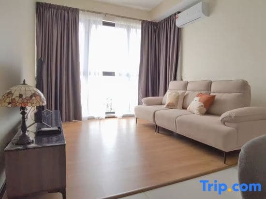Leisure City NightView 2BR Urban Suites Georgetown - photo 3