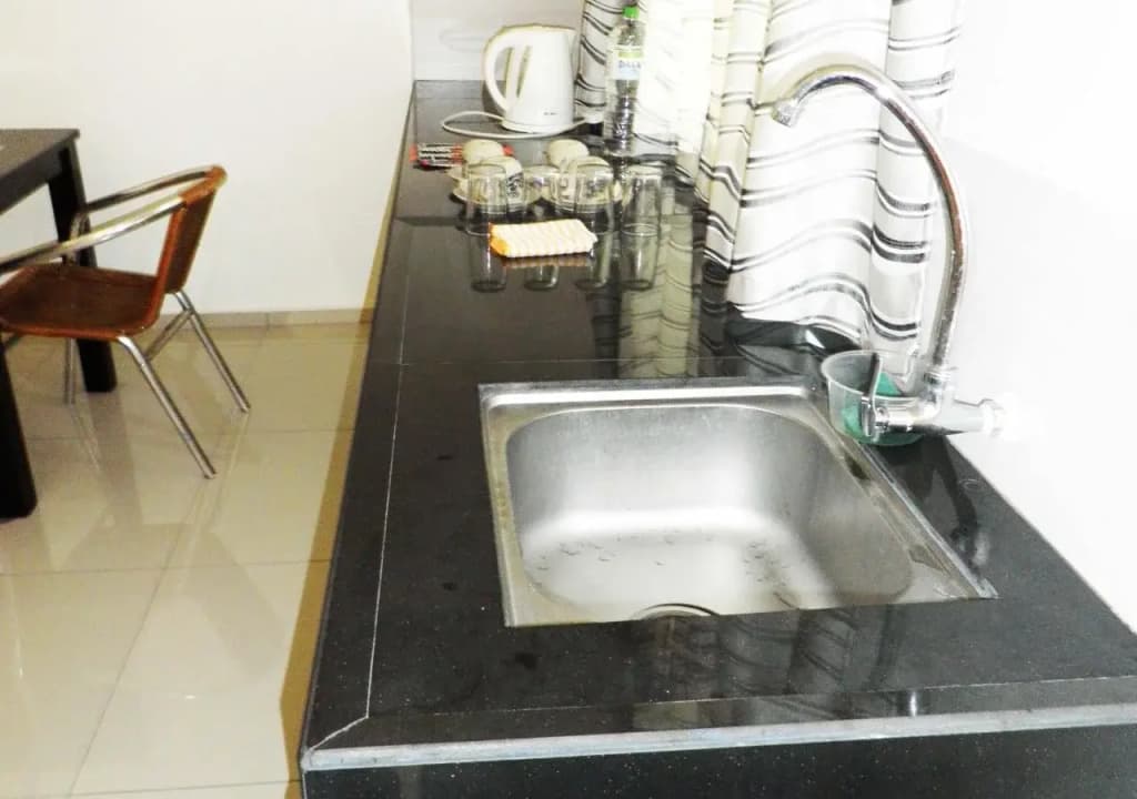EFM Guest House - photo 8