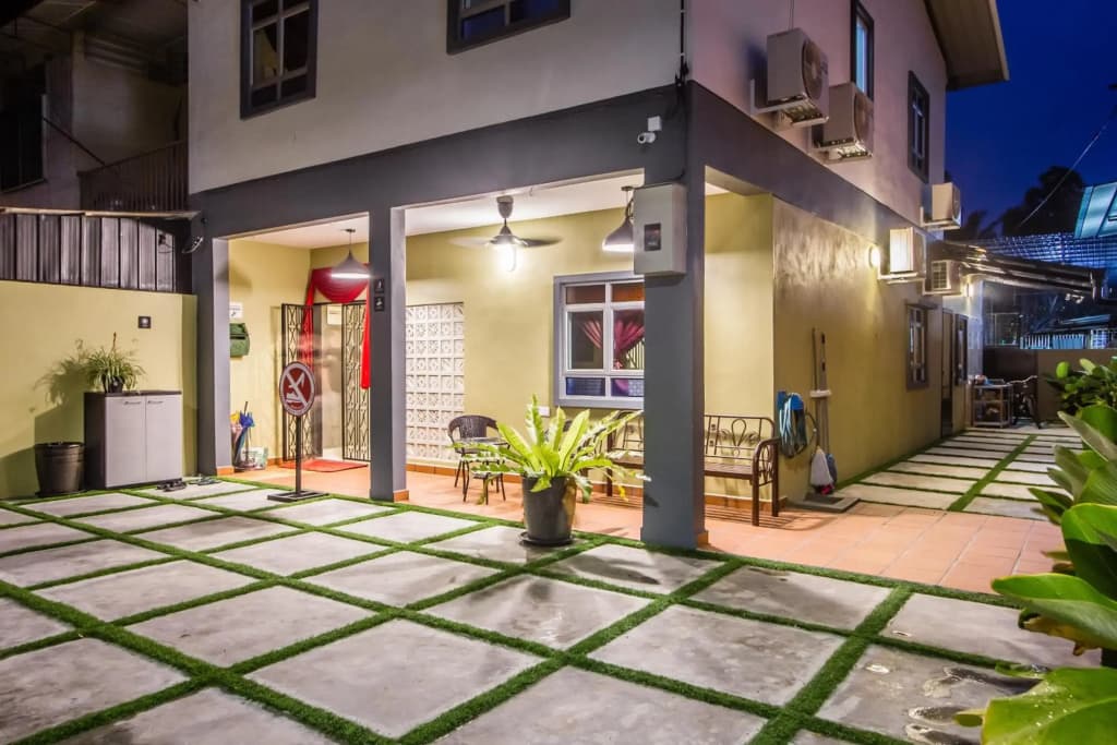 Explore 5BR Gardenhouse Retreats (Free Parking) - photo 15