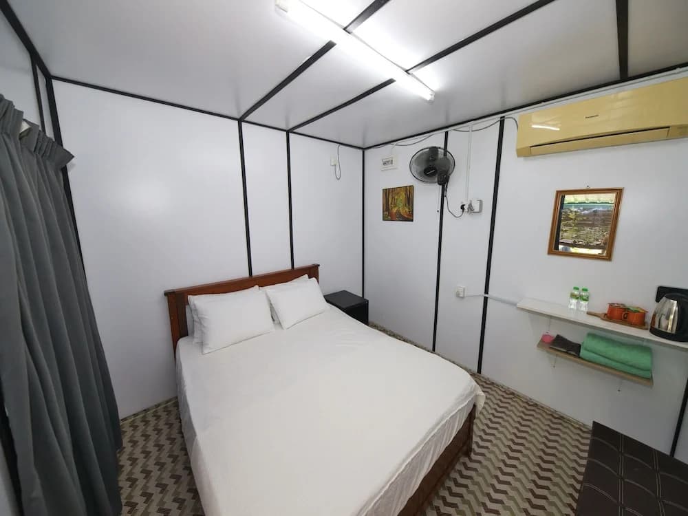 OYO 90960 Rajawali D'cabin Chalet Room - photo 19