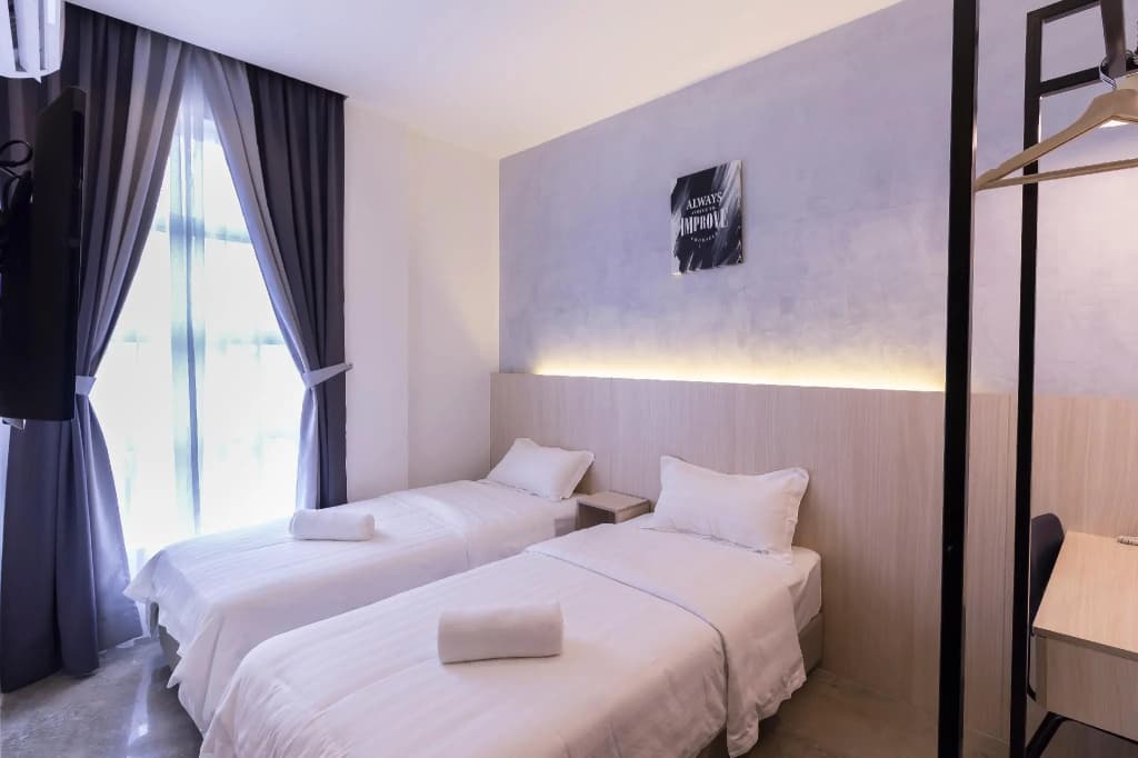 iO Hotel - photo 2