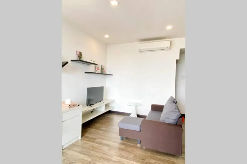 Landmark Residence 2, High Floor with Nice View, Free Parking, TVbox. - photo 2