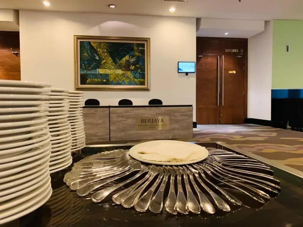 Queens Service Suites At Times Square - photo 29