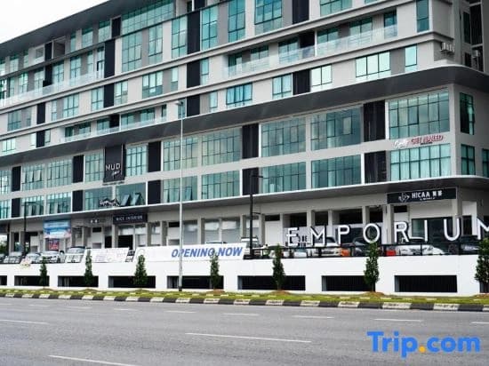 Luxe Loft 3BR Emporium 9pax - photo 2