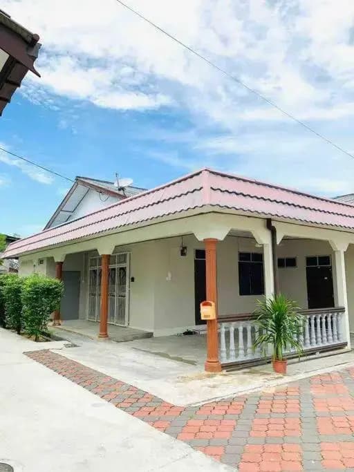 Tokmi retreat home with spacious garden - photo 4