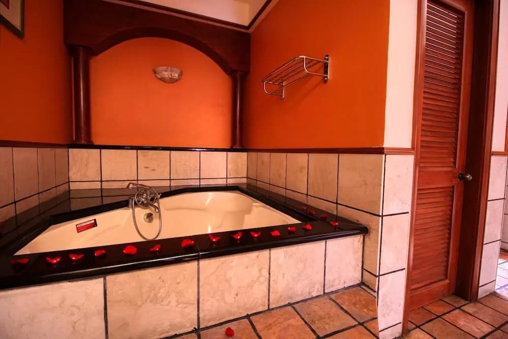 AlexaPD Private Water Chalets - photo 13