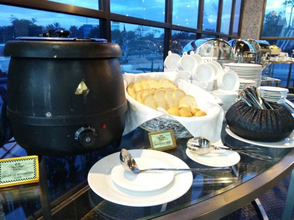 Hype Motorsports Hotel, Kuala Lumpur International Airport - photo 9