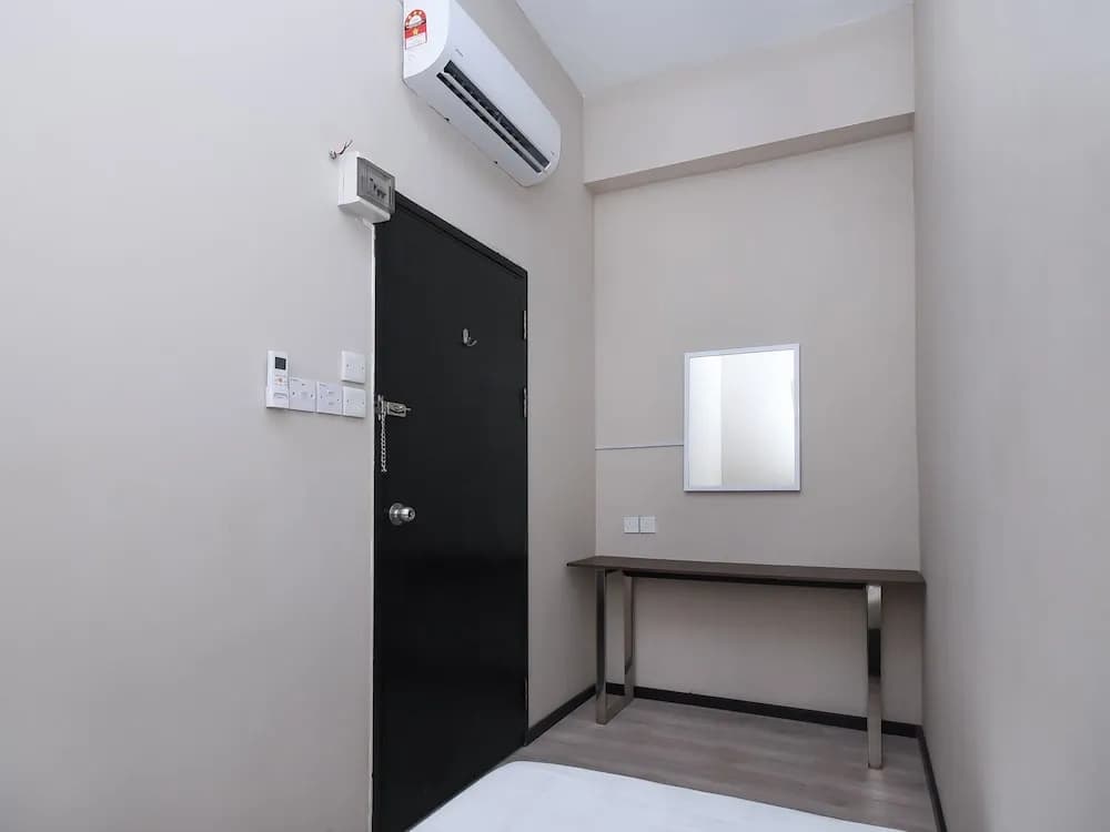 Lm Residence by OYO Rooms - photo 8