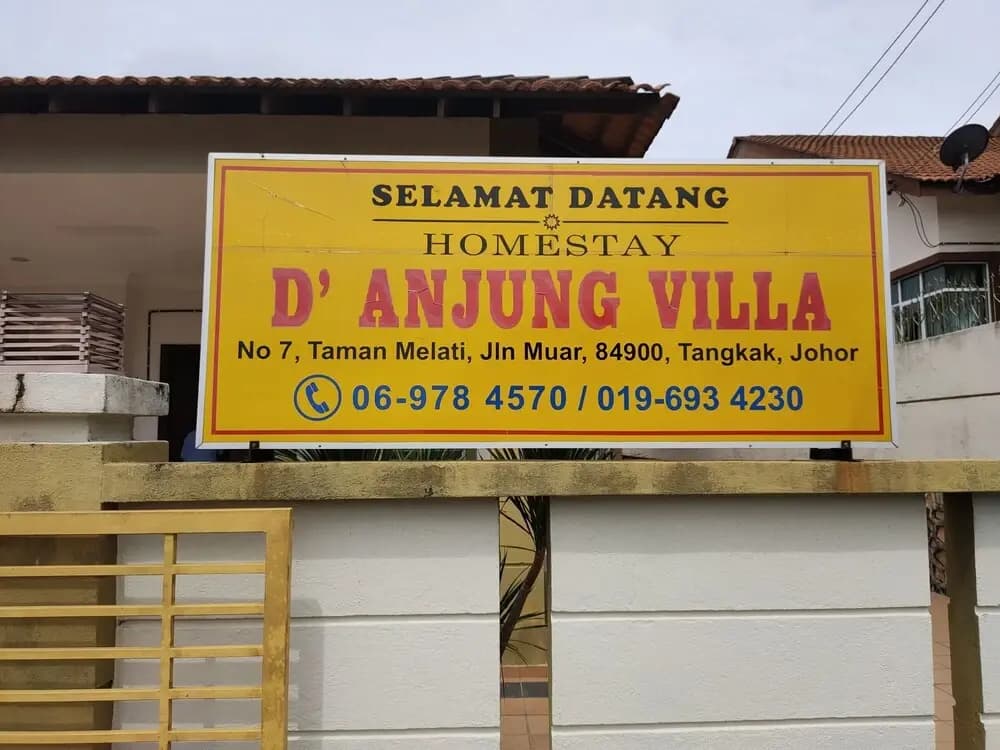 OYO 90228 D'anjung Villa 4bhk - photo 1