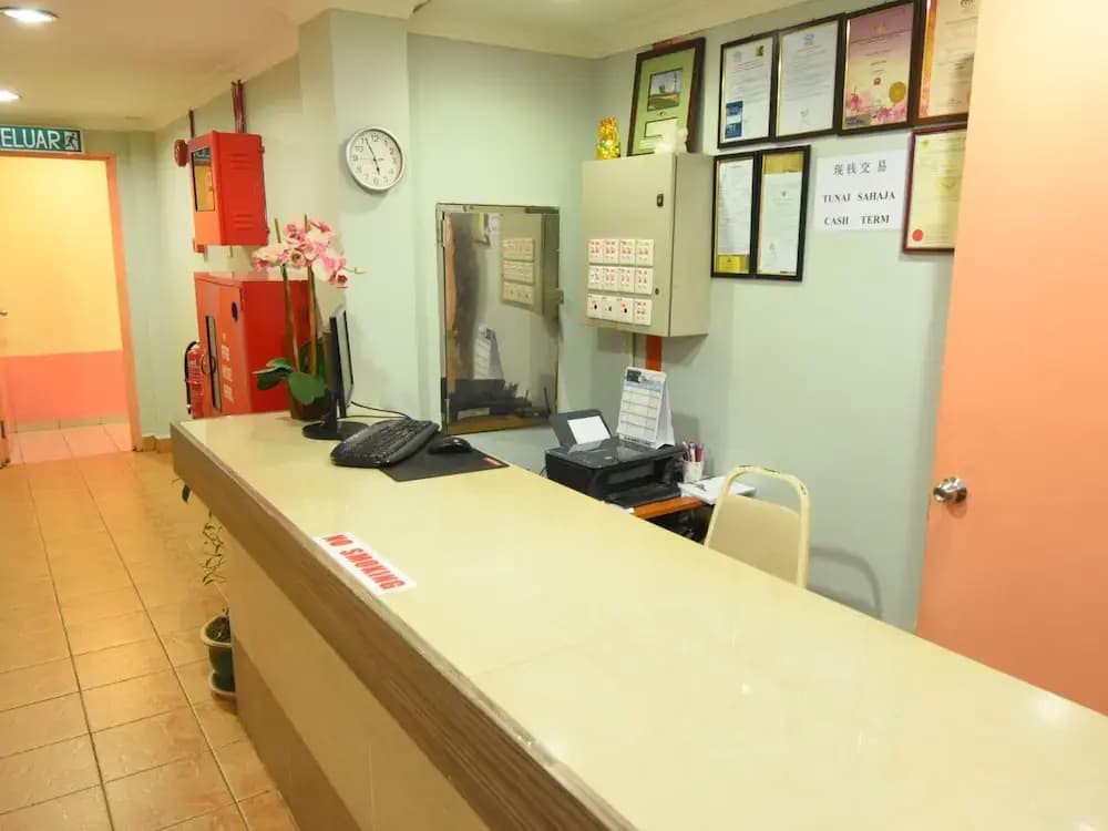 Highway Inn by OYO Rooms - photo 11