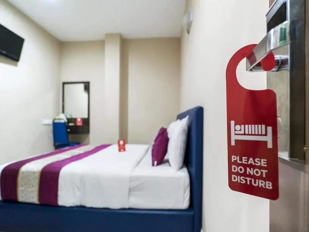 OYO 191 ML Inn Hotel - photo 4
