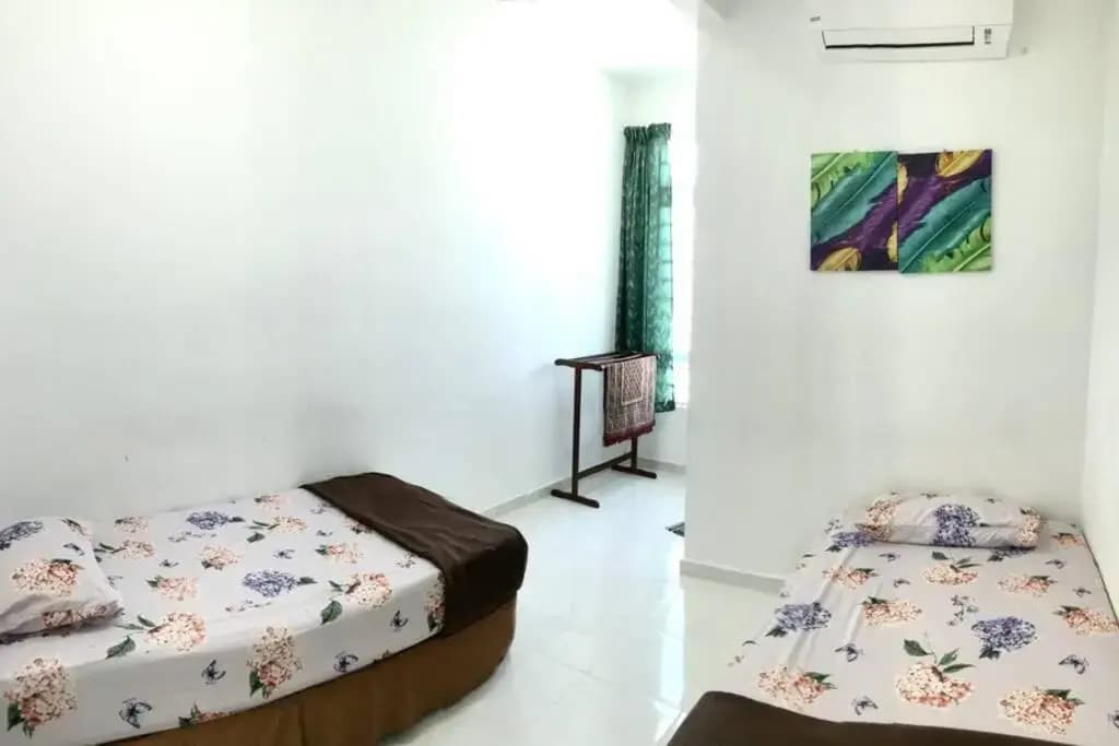 Near Draw Bridge and KT City - Ivana Homestay Unit E - photo 3