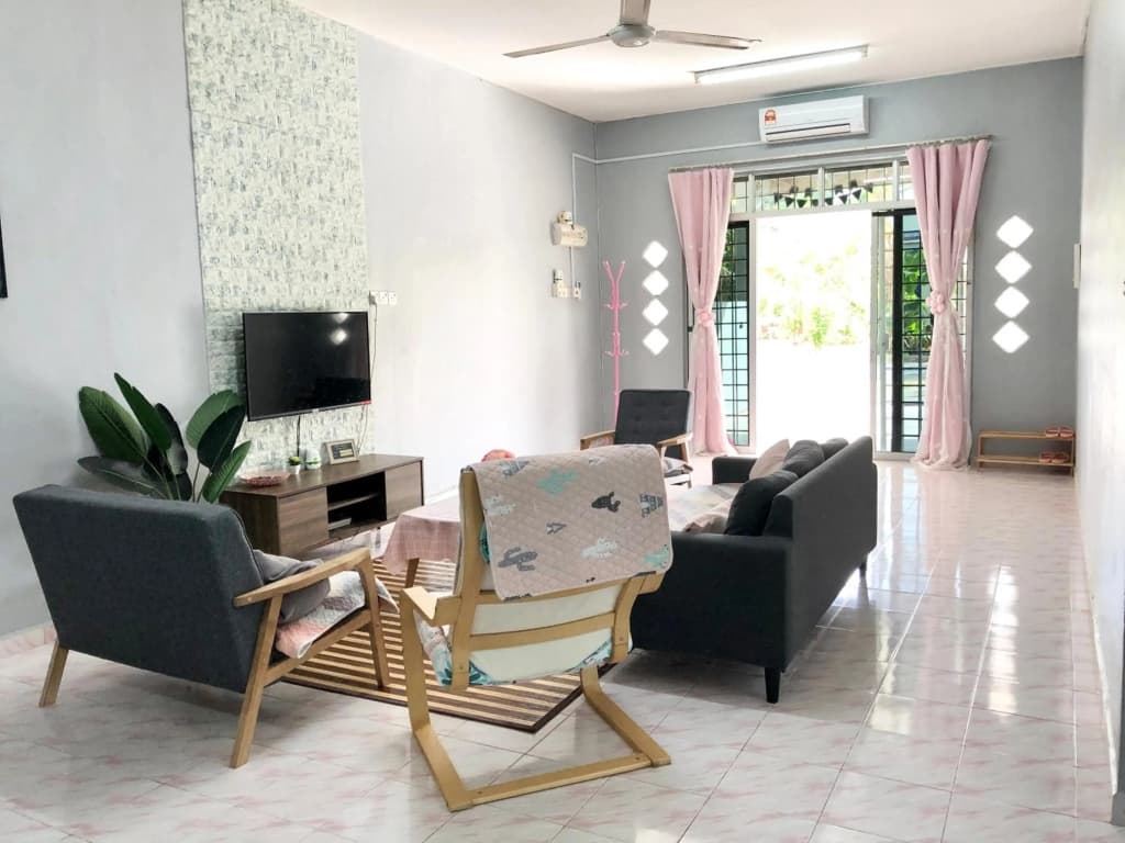 Deena Homestay (Utan Aji) - photo 8