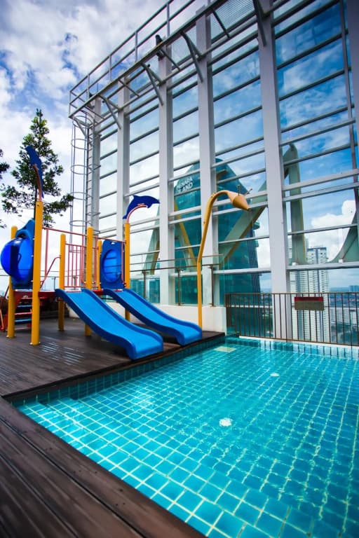 Cozy contemporary homestay @ Suasana suites - photo 13