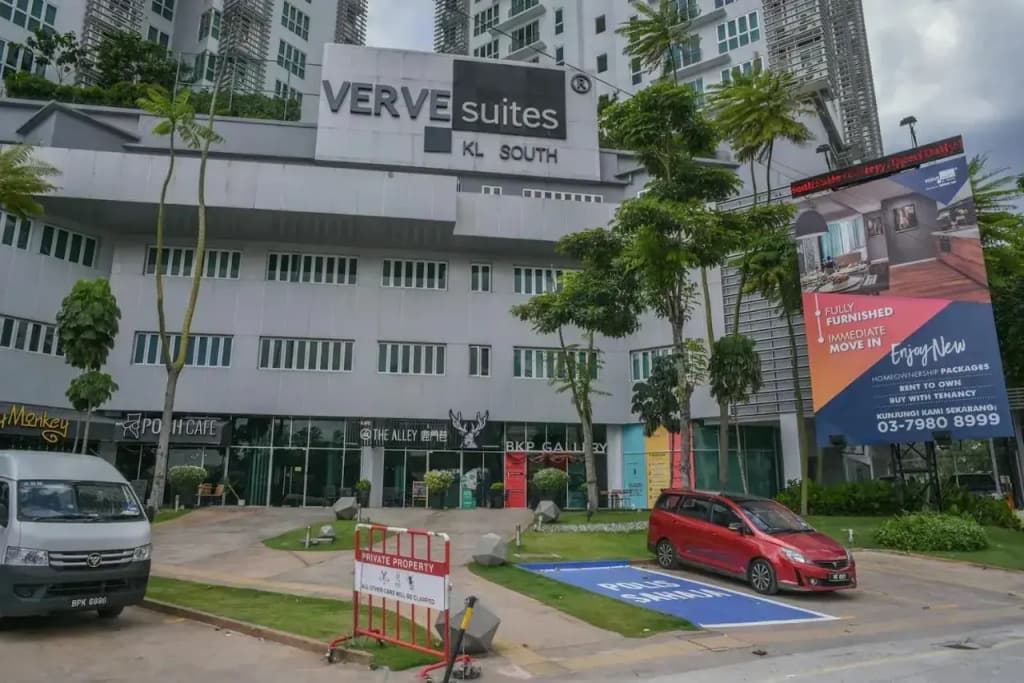 Mid Valley 1km away Verve Suites Old Klang Road - photo 1