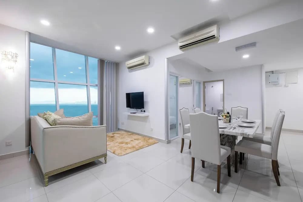 Maritime Suites by The Only Bnb - photo 24