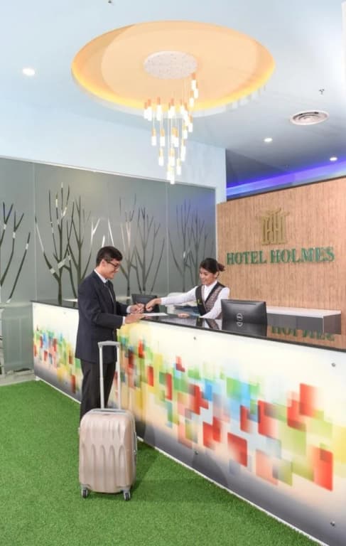 Hotel Holmes Gelang Patah - photo 14