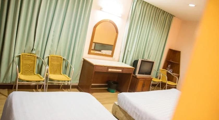 Istana Monaco Hotel - photo 2
