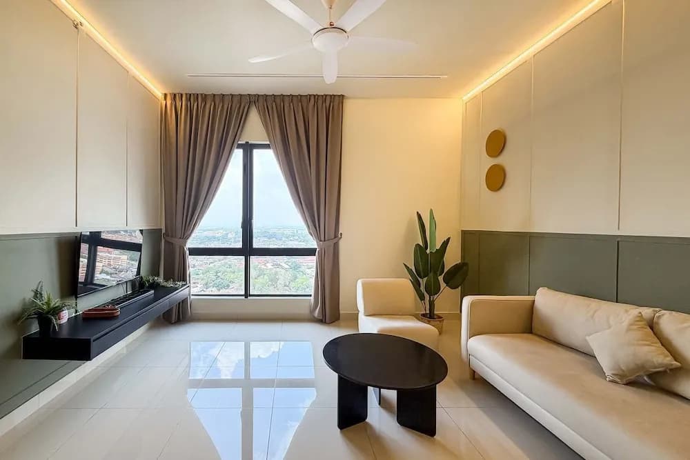 Modern 2BR Stay, Pool, Near Jonker St Melaka - photo 1