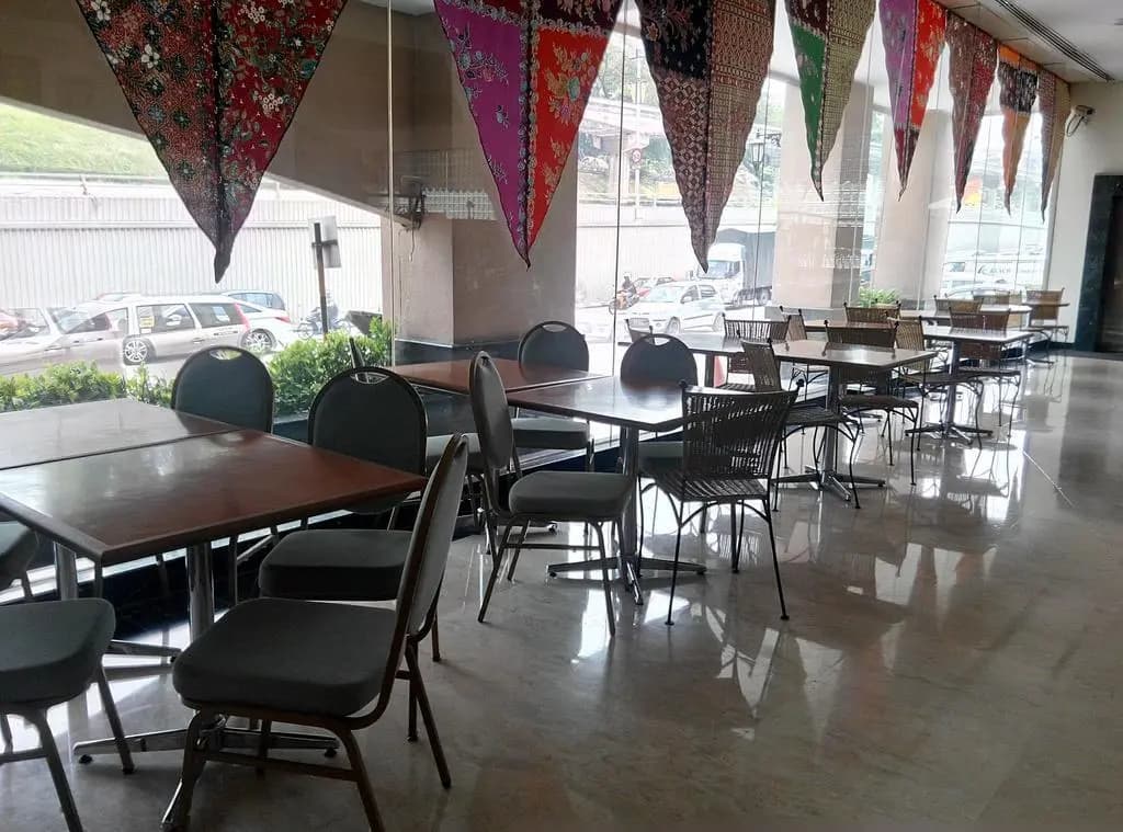 Mandarin Court Hotel - photo 24
