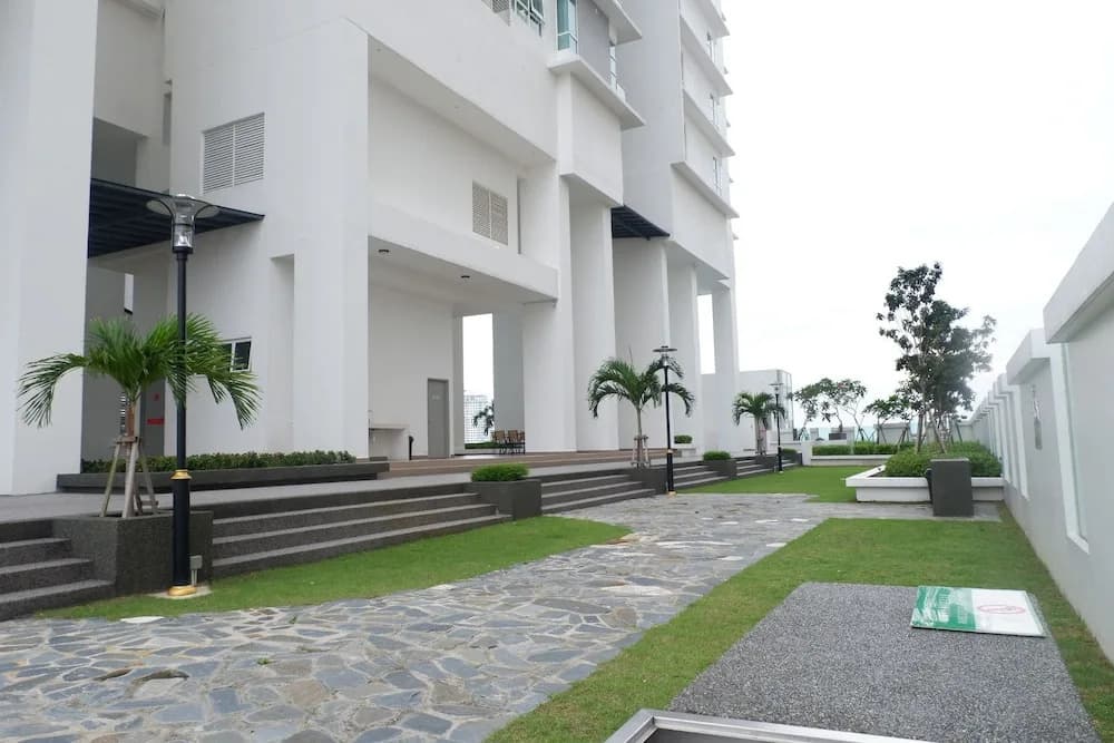 FlexiAsia City Garden. Pinnacle Tower - photo 1