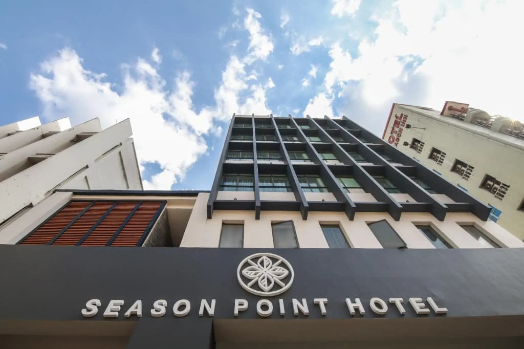 Season Point Hotel - photo 1
