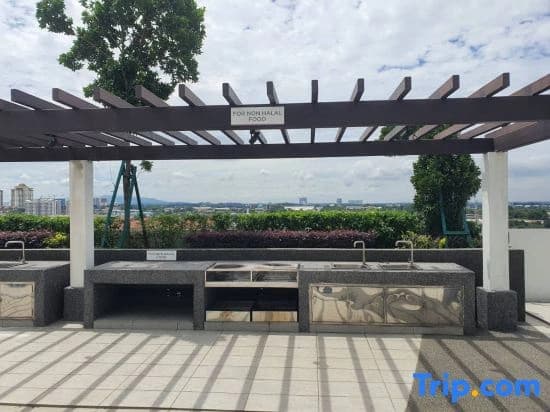 Cozy Spacious Home w/ 2 BR @ SKS Habitat Larkin JB - photo 2