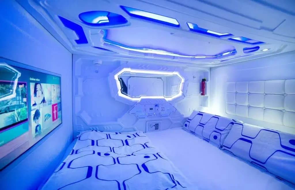 JC Space Capsule Hotel - photo 3