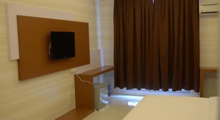 Happy 92 Hotel Lumut - photo 1