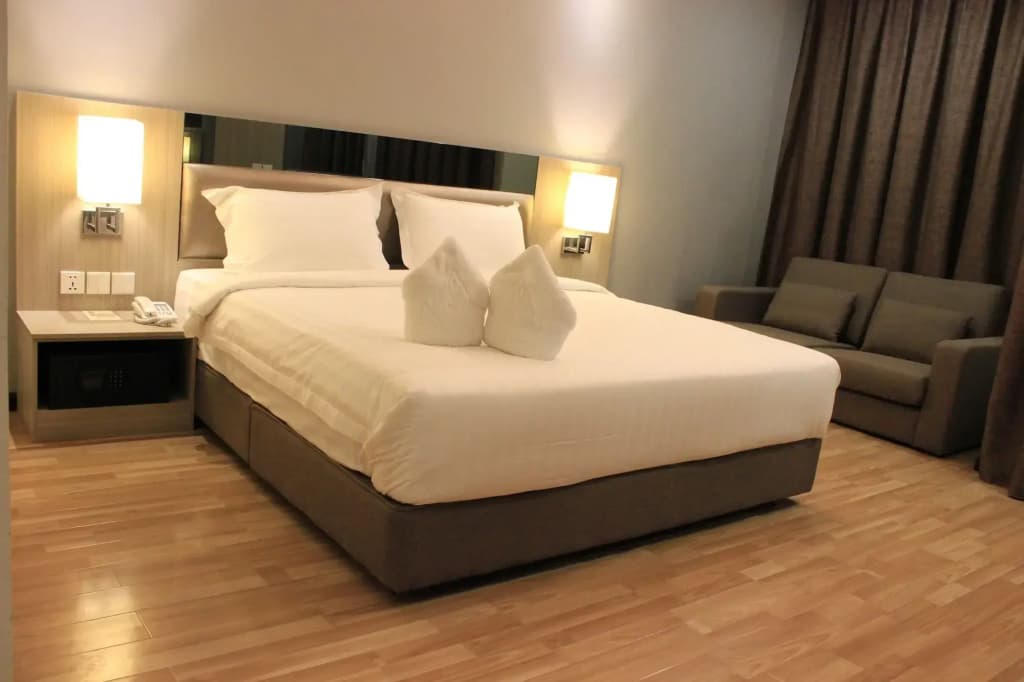 Livingston Hotel - photo 5