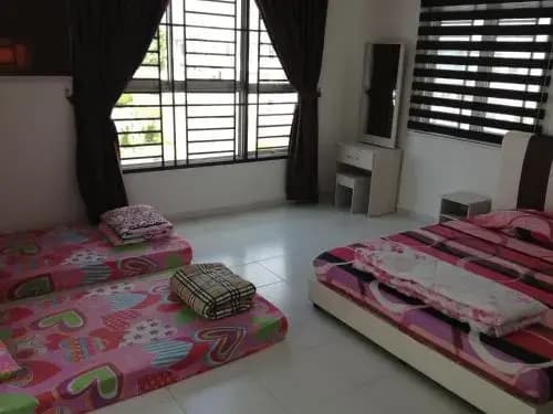 Comfort Holiday Home @ Bukit Indah - photo 2